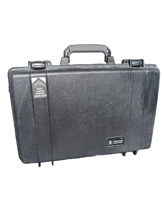Pelican Other - Pelican 1490 Case - Locking Laptop case /  Briefcase